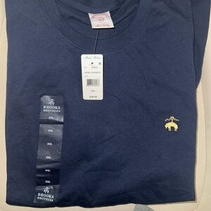 NWT- BROOKS BROTHERS MENS T-SHIRT
NAVY- XXL
